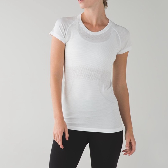 lululemon athletica Tops - Lululemon Swiftly Tech Short Sleeve Crew Tee in Heathered White - Size 8